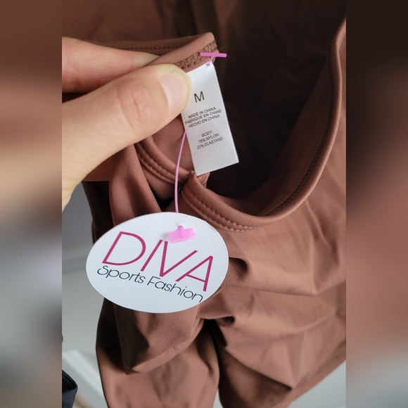 Bodysuit (M) - Picture 4 of 4